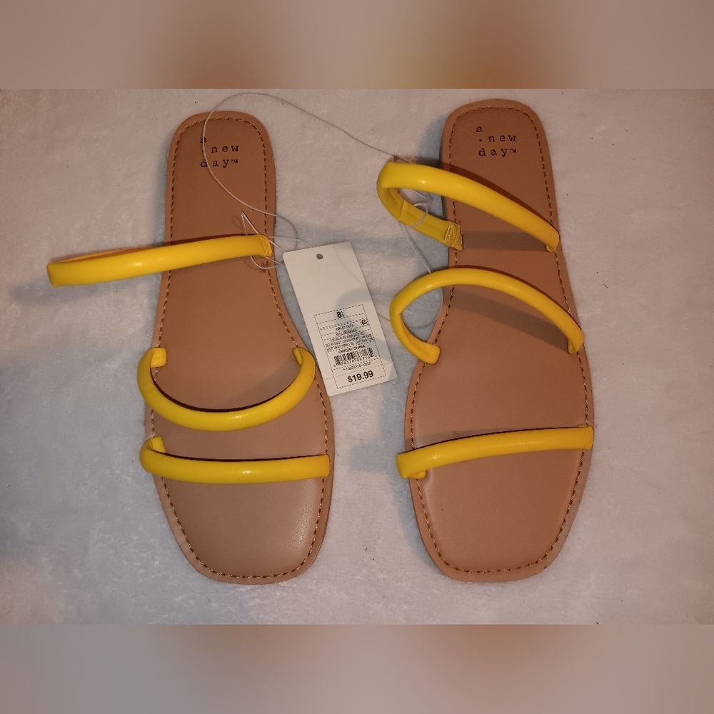 NWT A New Day Yellow/WREN 8 1/2 Women's Sandal